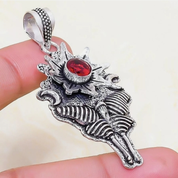 New Garnet 925 Silver Luna Moth Double Crescent Moon Pendant. - Picture 2 of 12